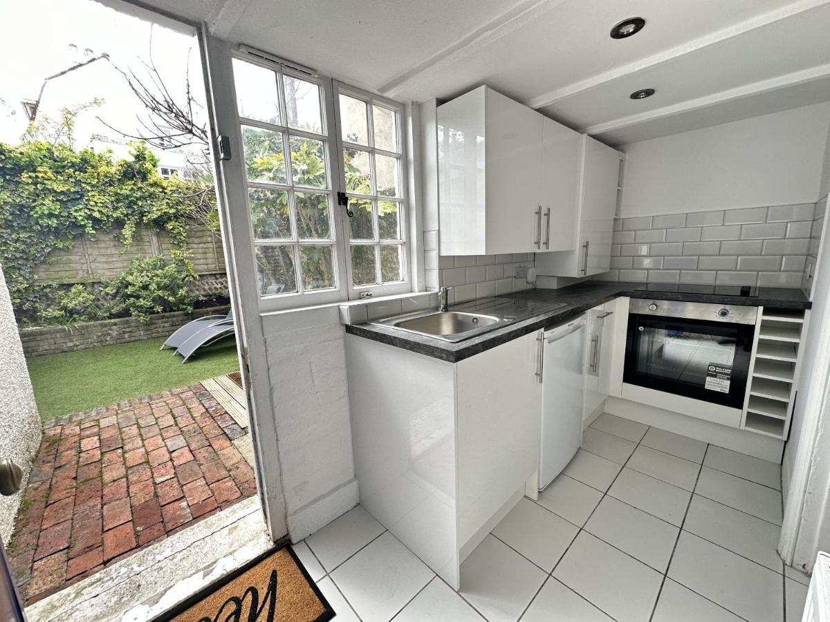 Amazing Apartment, Private Garden, Off Street Parking Brighton Kültér fotó